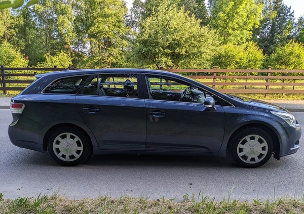 Toyota Avensis cena 25900 przebieg: 260000, rok produkcji 2009 z Andrychów małe 781